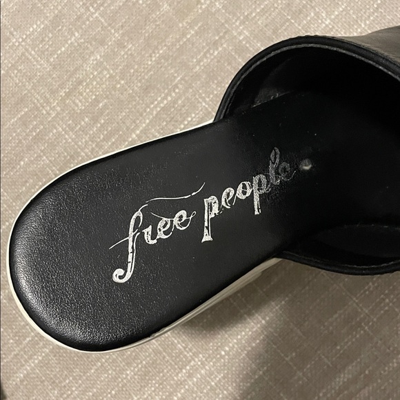 Free People Zoe Platform Slide Sandal Size 6 BlackCream Chunky Boho Romance Edgy - Picture 6 of 10